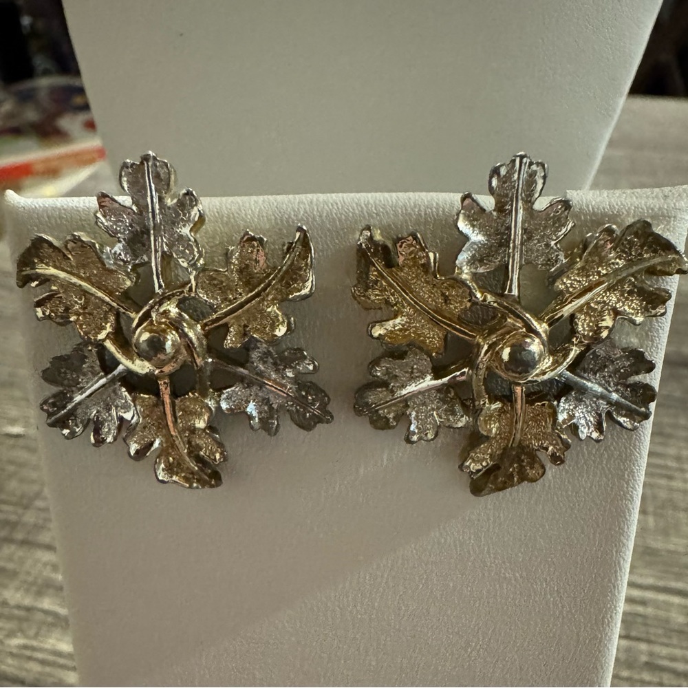 Vintage Sarah Coventry Mixed Metal Clip On Earrings Silver and Gold Tone